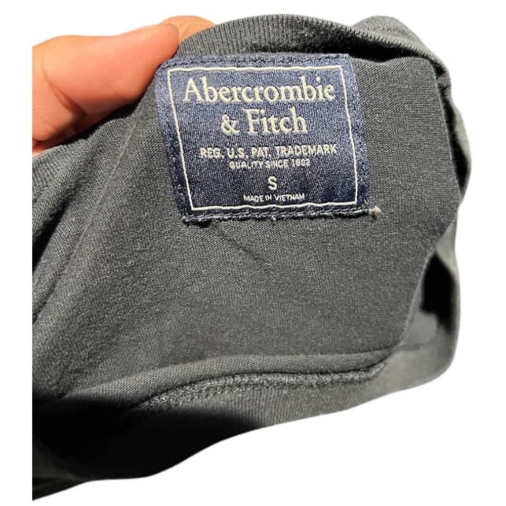 Abercrombie & Fitch Gray Short Sleeve Tee - Picture 3 of 3